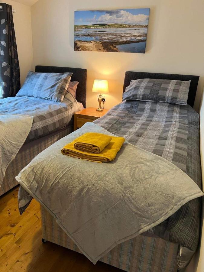 2 Bedroom House Overlooking Pierowall Bay, Westray Eksteriør bilde