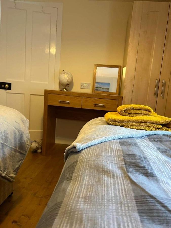 2 Bedroom House Overlooking Pierowall Bay, Westray Eksteriør bilde