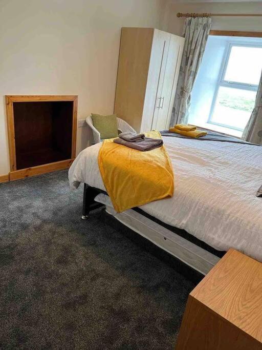 2 Bedroom House Overlooking Pierowall Bay, Westray Eksteriør bilde