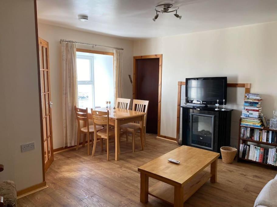 2 Bedroom House Overlooking Pierowall Bay, Westray Eksteriør bilde